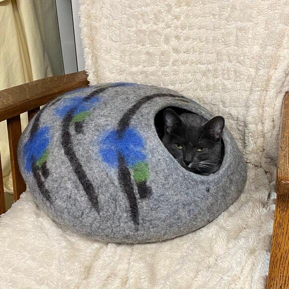 Wool Felt Cat Cave Bed Nap Cocoon Oatmeal Tan Branch Star Pattern NEW - Picture 2 of 10